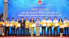 Khen thưởng doanh nghiệp có đóng góp xuất sắc trong phát triển kinh tế - xã hội của tỉnh