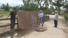 Cầu xuống cấp, người dân lo lắng