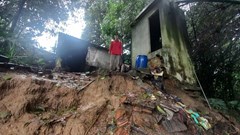 Người dân lo lắng sạt lở bờ sông Trà Khúc