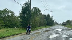 Tuyến đường nối Khu kinh tế Dung Quất – Chu Lai xuống cấp nghiêm trọng