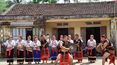 Độc đáo nghệ thuật đấu chiêng của đồng bào Cor Quảng Ngãi