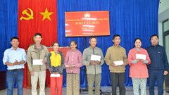 Báo Văn Hóa trao hơn 100 suất quà Tết cho hộ gia đình có hoàn cảnh khó khăn