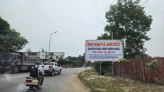 Kiểm tra, tháo gỡ biển quảng cáo “chữa bệnh bằng nước” sai quy định