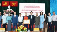 Trao Bằng khen VĐV Đinh Văn Tâm đoạt HCV tại Giải Cúp tán thủ thế giới 2025