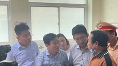 Ban ATGT tỉnh Quảng Ngãi thăm hỏi, động viên các nạn nhân trong vụ tai nạn 