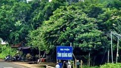 Chỉnh sửa biển báo “địa phận tỉnh Quảng Ngãi” gây phản cảm