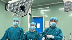 Bé gái bị xoắn dạ dày 180 độ theo trục tạng rất hiếm gặp