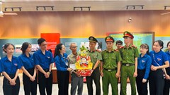 Tuổi trẻ LLVT Quảng Ngãi về nguồn tại xã Vạn Tường