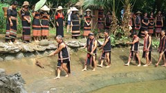 Độc đáo nghi thức Lễ cúng máng nước của người Xơ Đăng