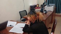 Kịp thời giải cứu tiếp viên karaoke bị chủ quán “quản thúc”, đòi tiền chuộc