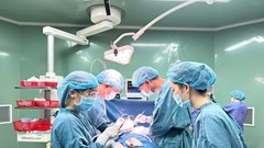 Cấp cứu kịp thời một bệnh nhi ngã từ trên cao trong tình trạng đa chấn thương