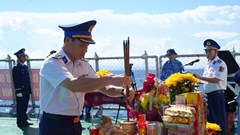 Tưởng niệm các chiến sĩ tàu không số tại điểm C43B