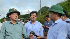 Phó Thủ tướng Hồ Quốc Dũng kiểm tra công tác khắc phục sạt lở ở Quảng Ngãi