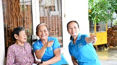 Những “bông hoa” tỏa hương giữa đời thường