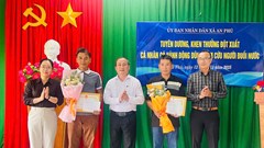 Tuyên dương, khen thưởng hai cá nhân dũng cảm cứu người đuối nước