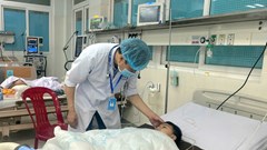 Nghi vấn người cha ôm 2 con nhỏ nhảy cầu tự tử