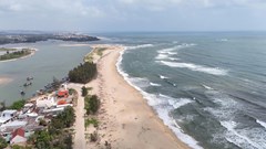 Cửa Lở bồi lấp nghiêm trọng, ngư dân gặp khó khi ra vào cửa biển