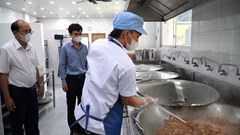 Ngăn ngừa ngộ độc thực phẩm bắt đầu từ những bếp ăn tập thể