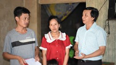 Quảng Ngãi: Chi bộ xã Trường Giang nhận đỡ đầu trẻ mồ côi sau vụ đuối nước