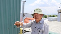 Nước máy đổi màu và bốc mùi, người dân tự mua thiết bị lọc