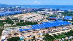 Nhà máy ray và thép đặc biệt Hòa Phát Dung Quất đạt gần 70% tiến độ