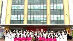 “Nếp áo thanh xuân” mang niềm vui đến với giáo viên và nữ sinh Trường THPT Tân Sơn