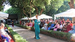 Áo dài Việt và chuỗi sự kiện kỷ niệm 70 năm Ngày Giải phóng Thủ đô