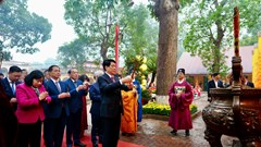 Chủ tịch nước Lương Cường dâng hương khai xuân tại Hoàng thành Thăng Long 