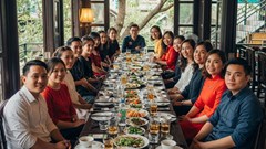 Lo lắng vì chồng đi họp lớp sẽ gặp lại “mối tình đầu” vừa xinh đẹp, thành đạt mà vẫn chưa lập gia đình