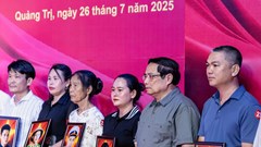 Lễ thắp nến tri ân các Anh hùng liệt sĩ 