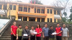 Trung tâm HLTTQG Hà Nội ủng hộ đồng bào bị bão lụt tại Lào Cai    