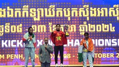 Phùng Thị Hồng Thắm mang về tấm HCV châu Á thứ 11 cho Kickboxing Việt Nam