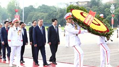 Lãnh đạo Đảng, Nhà nước và đại biểu Quốc hội vào Lăng viếng Chủ tịch Hồ Chí Minh