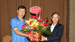 Đại sứ quán Việt Nam tại Lào khích lệ tinh thần đội tuyển Việt Nam