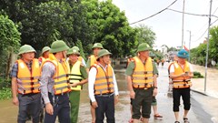 Đê sông Bưởi tràn, hơn 4.000 người ở Thanh Hóa phải di dời khẩn cấp