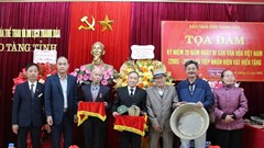 Gần 300 hiện vật quý được trao tặng cho Bảo tàng Thanh Hóa