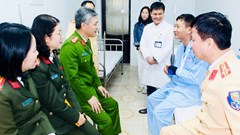 Không chấp hành hiệu lệnh, người đàn ông tông xe làm CSGT bị thương