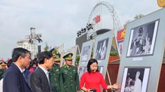 Khai mạc triển lãm tranh cổ động và ảnh tư liệu chào mừng bầu cử Quốc hội khóa XVI