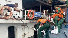 Tàu 2.254 tấn chìm tại cảng Nghi Sơn do sự cố cẩu hàng