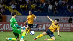 Đông Á Thanh Hóa đánh rơi chiến thắng, tự làm khó trong cuộc đua trụ hạng