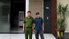 Người đàn ông lao vào biển lửa cứu 2 người mắc kẹt ở Thanh Hóa