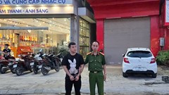 Tạm giữ tài xế taxi hành hung shipper giữa phố ở Thanh Hóa