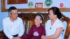 Bí thư Tỉnh ủy Thanh Hóa thăm, tặng quà người có công dịp 27.7