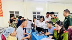Dịch vụ công về tận thôn, bản vùng biên Mường Lát