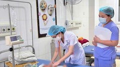 Trẻ sinh non bị viêm ruột hoại tử sau khi uống nhầm sữa tươi