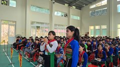 Thanh Hóa cấp đồ dùng, học phẩm cho học sinh nội trú vùng biên