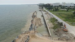 Kè biển hơn 430 tỉ đồng ở Hải Tiến: Tính phương án “nuôi bãi” để giữ bãi tắm
