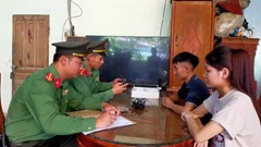 Flycam xâm phạm vùng cấm bay, 4 người tự nguyện giao nộp