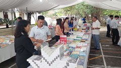 Kiên trì chấn hưng văn hoá đọc