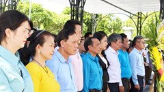 Tri ân các anh hùng liệt sĩ yên nghỉ tại Quảng Trị